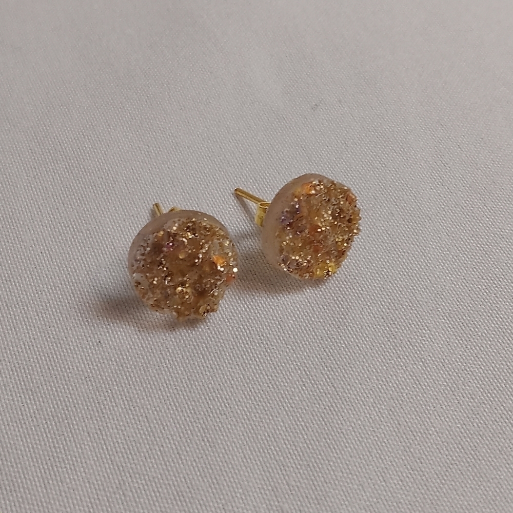 5/$25 Hand Crafted Gold Artisan Earrings - Picture 3 of 3
